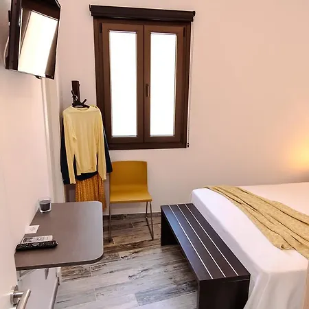 Guest house The 8 House