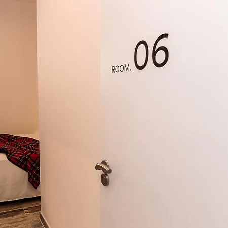 Guest house The 8 House